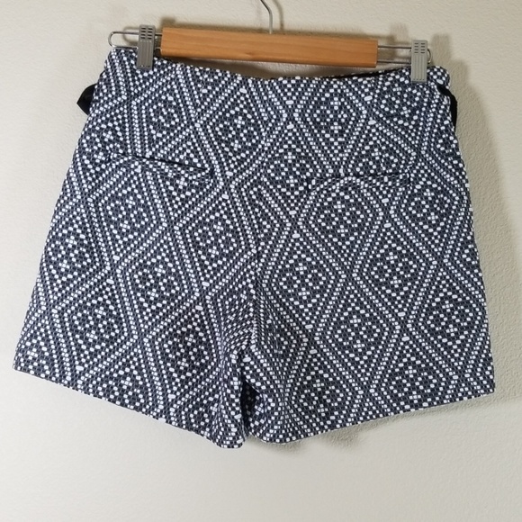 GAP textured woven shorts with ribbon laces - Picture 3 of 8